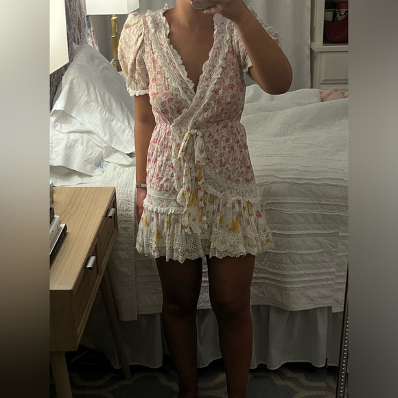 LoveShackFancy Dresses & Skirts - EVERYTHING MUST GO BY 6/26/25
LoveShackFancy Floral Mini Dress Size 4